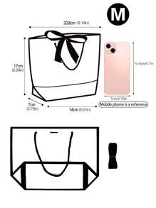 10 pièces/5 pièces/1 pièce Sacs fourre-tout cadeaux avec décoration de nœud noir et blanc simple. Grands sacs de transport en papier blanc. Sacs de shopping de couleur unie. Fournitures pour petites entreprises. Fête des pères, Fête des mères, rentrée scolaire, mariage d'été, anniversaire. Sacs cadeaux de qualité supérieure. Les meilleurs et les moins chers. Faveurs de mariage. Les meilleurs sacs cadeaux pour la famille et les amis
