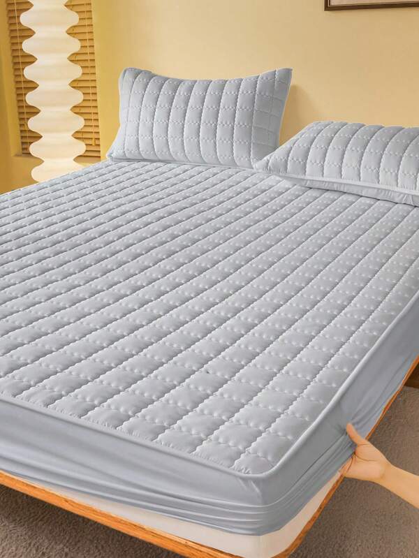 1pc Quilted, Bedding, Fitted Sheet, Mattress Cover, Bed Cover, Soft And Comfortable Bedding For Bedroom, Bedspread For Bedroom, Skin-Friendly Fitted Sheet, Full Coverage, Solid Color Mattress Protector, Curved Grid Design,Fitted Bottom Sheet For Twin, Full, King, Queen Size, Machine Washable,Ideal Easter Gift, For Mother's Day Gift, Perfect Holiday Gift,