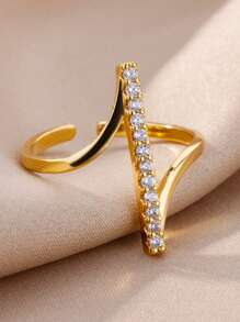 Anéis de aço inoxidável com zircônia cúbica listrada minimalista para mulheres, anel ajustável aberto antidesbotamento banhado a ouro 18K, joias com pingente de cor prata para casamento, acessórios para festas e férias, presentes para ela/mãe/melhores amigas