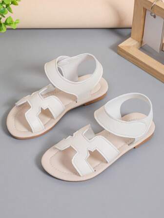 1 双婴幼儿女童纯色 PU 绑带钩环设计圆头露趾舒适时尚罗马凉鞋，适合 3-12 岁女童学生日常休闲/度假户外穿着，2025 年春夏新款