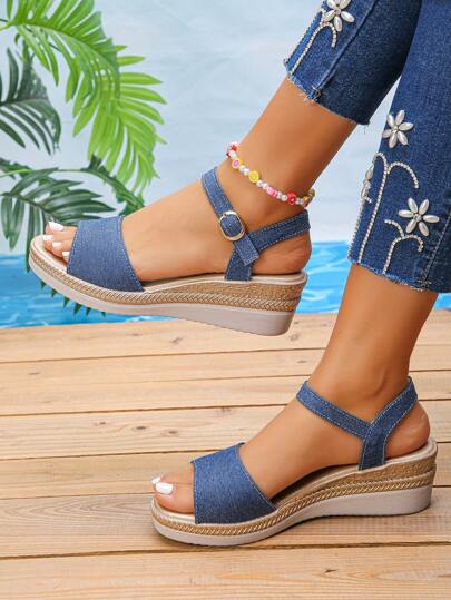 女士夏季新款舒适坡跟厚底凉鞋，户外度假风格蓝色圆头后带凉鞋