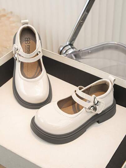 Sapatos de couro sem cadarço para meninas de 2 a 5 anos, novos sapatos de princesa com sola macia e estilosos para campus primavera/outono de 2025, para apresentações/palcos