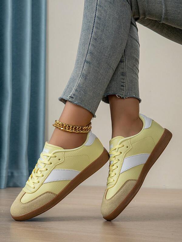 2025 Women Classic Color Thin Sole Casual Sneakers, Retro Lace-Up Comfortable Versatile Flat Shoes