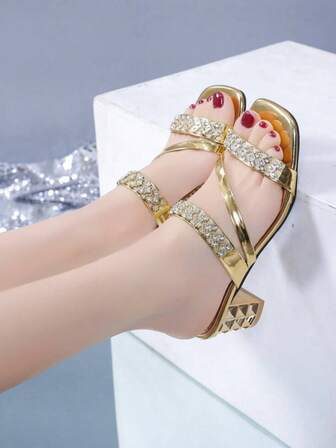 Damsandaler med grov klack, eleganta grova högklackade sandaler i flera färger, moderiktiga mångsidiga högklackade sandaler, present till skolstarten