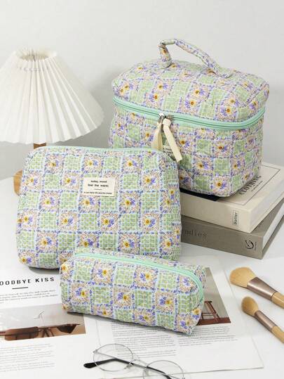 一套可爱绗缝化妆包，拉链开合，休闲大容量女士彩色波点化妆包，带提手，旅行花卉图案洗漱包，女士化妆刷收纳包，美容工具，化妆收纳包，花卉化妆包，旅行洗漱包，必备礼品收纳包，拉链配件，美甲包，化妆包，化妆袋，小化妆包，化妆包，圣诞礼物，小袋子，手拿包/小手提包，化妆品收纳包，小袋子，刷子架，迷你小袋子，大容量小袋子，化妆包，旅行必备