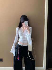 时尚性感V领长袖蕾丝女式衬衫，短款紧身，2025春秋新款白色 - 白色 - 查看 5