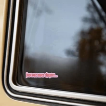 再来一章……书卷气 Kindle 阅读器礼品防水层压乙烯基贴纸，学校用品，返校季