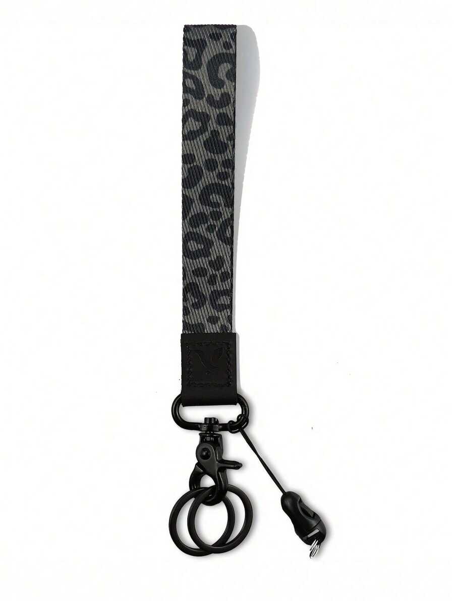 1条真皮腕带钥匙扣，时尚黑色豹纹挂绳，美观耐用，适合悬挂手机、钥匙、车钥匙等。