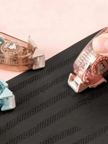 1 件双面胶点胶带，无酸且可存档，DIY 剪贴簿拼贴相册学校文具用品滚筒胶带，永久性胶带滚筒胶带滚轮，非常适合用于工艺品和剪贴簿的胶带分配器