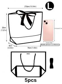 10 pièces/5 pièces/1 pièce Sacs fourre-tout cadeaux avec décoration de nœud noir et blanc simple. Grands sacs de transport en papier blanc. Sacs de shopping de couleur unie. Fournitures pour petites entreprises. Fête des pères, Fête des mères, rentrée scolaire, mariage d'été, anniversaire. Sacs cadeaux de qualité supérieure. Les meilleurs et les moins chers. Faveurs de mariage. Les meilleurs sacs cadeaux pour la famille et les amis
