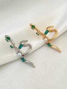 1 件精美蛇形十二生肖珍珠夹式耳环，适合女士，简约设计，高端质感，适合 2025 年生肖