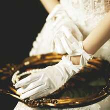 1 Pair Vintage Bridal Wedding Gown Satin Elastic Mid-Length Bow Fully Covered Perforated Gloves, Suitable For Weddings And Photo Studio Use