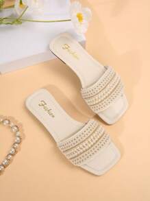 Dép xăng đan đế bằng đính đá kiểu Hàn Quốc dành cho nữ, thích hợp cho mùa hè, kiểu dáng mới, quai vuông thời trang, phù hợp với trang phục đi biển. - Màu be - Xem 5