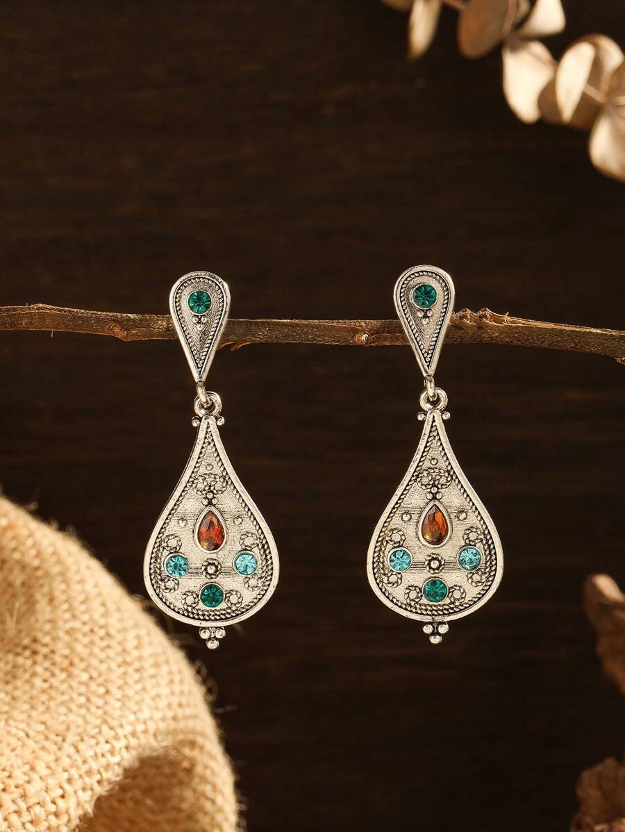 1 par de pendientes de estilo bohemio con diseño único vintage, apropiados para el uso diario de la mujer