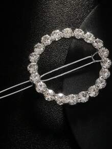 Rundes Haarspange mit Strass, geeignet für Frauen als Kopfschmuck im Alltag oder bei Hochzeitsveranstaltungen, ein modisches und einfaches Haarzubehör, und ein glänzendes Schmuckstück mit persönlicher Note. Haarzubehör, Haarstyling-Tools, Locken Haarzubehör Herbst, Reise, Haarstyling-Tools, Accessoires für Frauen, Harzeug, Herbst, Haar, Haarzubehör, Accessoires, Haarzubehör Reise, Haarzubehör, Accessoires für Frauen, Haaraccessoire, Haarzubehör für Frauen, Haarstyling-Tools, Harzeug, Schönheitsaccessoires, Geschenke, Reise, Geschenke für Frauen, Harzeug, Strumpfhalter