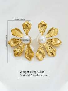 A Pair Of Luxurious And High-End Titanium Steel Flower Earrings With Pearl Stamens Suitable For Women's Daily Wear