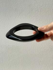 1 件厚实、宽大的米色和黑色不对称树脂手链，时尚叠层配饰珠宝，适合女性，秋冬季