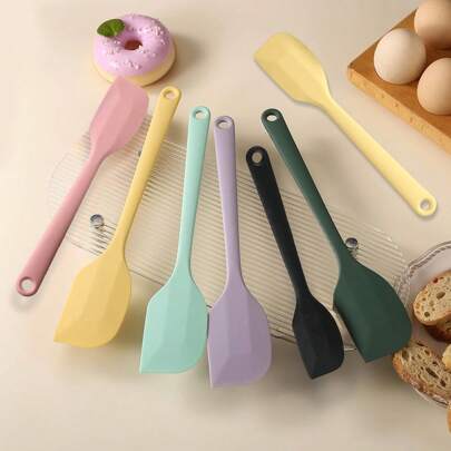 迷你硅胶刮刀，一体式无缝设计，适用于烘焙和烹饪，可用作黄油刀，耐热，易于清洁，适用于不粘锅具，可用洗碗机清洗（本产品并非通用型号，小号尺寸相对较小，请在购买前确认尺寸是否合适）。