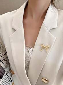 1pc Fashion Elegant Sparkling Double Bow Brooch, Pearl & Rhinestone Geometric Clothing Accessory