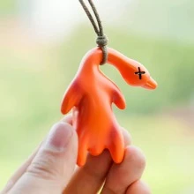 1 Stück kreatives, farbwechselndes Ente Auto Anhänger Tasche Zubehör mit UV Farbwechsel Bratenente Flug Dekoration süßer Schlüsselanhänger Geburtstagsgeschenk