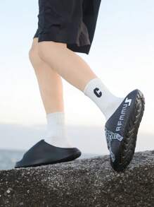 Pantofole estive nuove per il 2025, casual e confortevoli, super morbide, scarpe da spiaggia da uomo per uso all'aperto, pantofole casual