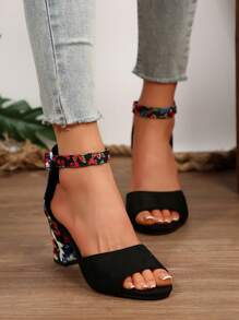 Sandali da donna con cinturini floreali e tacco alto, scarpe eleganti versatili e alla moda con design traforato adatte per feste e appuntamenti, décolleté nere formali/da banchetto con tacco alto