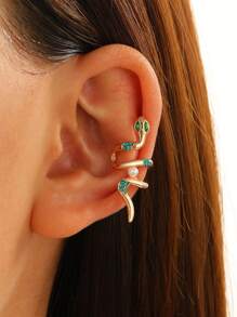 1 件精美蛇形十二生肖珍珠夹式耳环，适合女士，简约设计，高端质感，适合 2025 年生肖