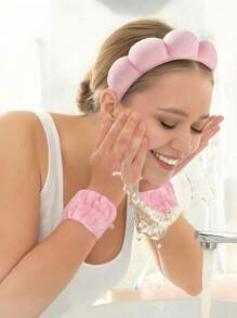 Juego de 1/3 piezas que incluye 1 diadema de esponja en forma de nube, herramientas de limpieza facial y una muñequera de terciopelo. Sirve como un regalo de cumpleaños ideal, agregando sorpresas encantadoras a la vida cotidiana. Decoración del hogar y del baño. Regreso a la escuela en verano - Rosa - Ver 2