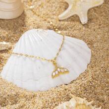 1pc Fashion Charming Minimalist Style Copper Inlaid Zirconia Plated 18K Gold White Fish Tail Pendant Necklace, Suitable For Ladies Beach Holiday Wear, Jewelry Accessory, Gifts For Friends