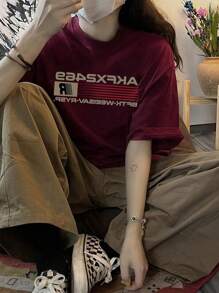 2025 夏季印花短袖 T 恤，时尚街头品牌女士上衣，百搭半袖设计 - 酒紅色 - 查看 3