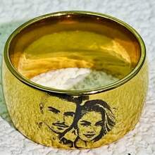 [定制产品] 个性化雕刻图片戒指，抛光设计 - 为情侣、家人和朋友定制，生日礼物，毕业礼物，万圣节礼物，圣诞节礼盒，男女珠宝 - 经过验证的珠宝系列，独特的配饰 - 彩色 - 查看 9