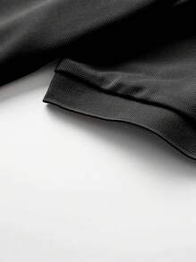 1 件男士纯色 POLO 衫，简约休闲，适合日常穿着