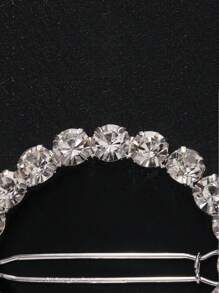 Rundes Haarspange mit Strass, geeignet für Frauen als Kopfschmuck im Alltag oder bei Hochzeitsveranstaltungen, ein modisches und einfaches Haarzubehör, und ein glänzendes Schmuckstück mit persönlicher Note. Haarzubehör, Haarstyling-Tools, Locken Haarzubehör Herbst, Reise, Haarstyling-Tools, Accessoires für Frauen, Harzeug, Herbst, Haar, Haarzubehör, Accessoires, Haarzubehör Reise, Haarzubehör, Accessoires für Frauen, Haaraccessoire, Haarzubehör für Frauen, Haarstyling-Tools, Harzeug, Schönheitsaccessoires, Geschenke, Reise, Geschenke für Frauen, Harzeug, Strumpfhalter