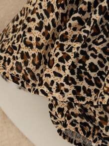 Set da 2 pezzi per bambina in estate: body con volant e bloomer con stampa leopardata