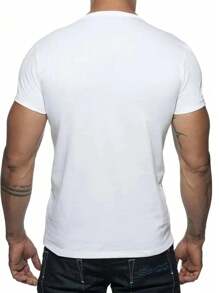 1 pieza Camiseta vintage con gráfico de coche de carreras, camiseta casual de cuello redondo para hombre, tela de punto 100% poliéster con un poco de elasticidad, ajuste regular de manga corta para ropa de calle de verano