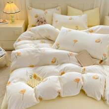 4-Piece Floral Printed Bedding Set - Includes Soft & Comfortable Polyester Duvet Cover, Flat Sheet, 2 Matching Printed Pillow Cases, Breathable & Machine Washable, Suitable For All Seasons - Excludes Comforter & Pillows - Multicolor - View 3