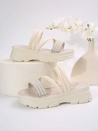 新款夏季女士厚底休闲舒适厚底凉鞋，厚底防滑耐磨拖鞋，适合居家和户外