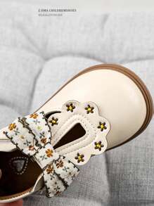 1 par de zapatos planos con bordado floral para niñas, zapatos de princesa con lazo, suela suave y antideslizante, adecuados para niñas de 2 a 7 años, moda primaveral - Beis - Ver 4