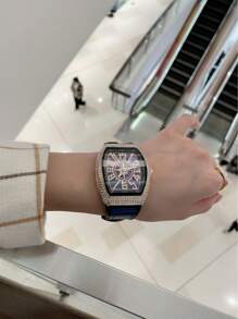 Hochwertige Diamanten Herrenuhr, im Retro-Stil mit großem Zifferblatt, Kalender, tonnnenförmigem Gehäuse und Lederarmband, Business Armbanduhr