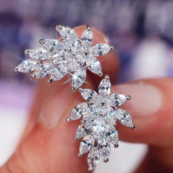 1 Pair Fashion Zirconia Leaf Design Stud Earrings, Elegant For Casual & Party Occasions