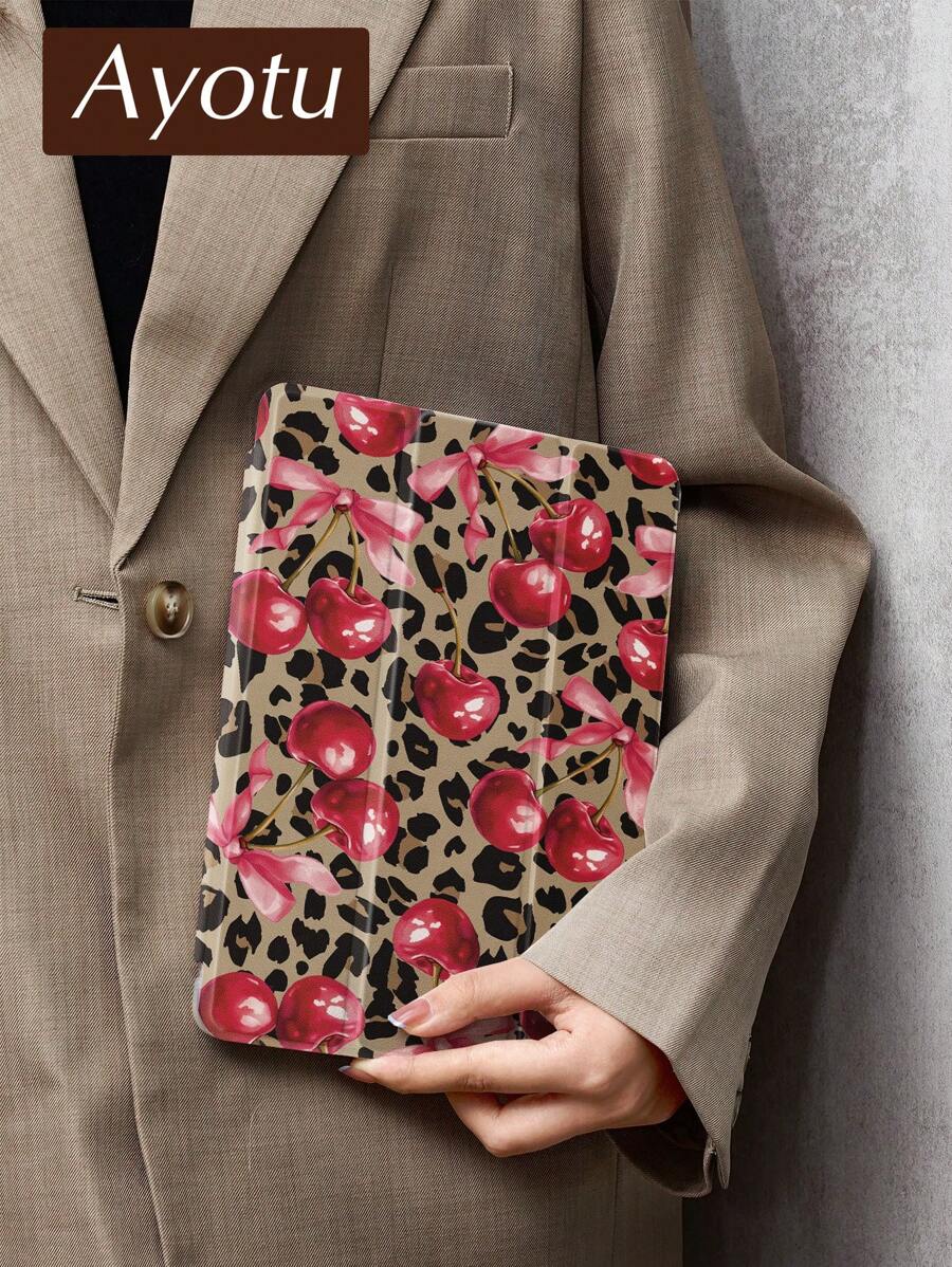 Ayotu Leopard Muster und Kirsche Hülle kompatibel mit Samsung Galaxy Tab/iPad, iPad 9./8./7. Generation 10,2 Zoll, neue iPad 10. Generation Hülle, mit Auto-Aufwach-/Schlaf-Funktion, Anti-Sturz-Schutz an den vier Ecken
