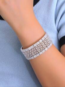 1 件奢华厚实白色方晶锆石密镶闪亮大宽婚礼新娘选美手链女士派对珠宝配饰