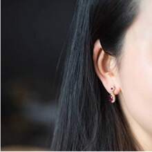 1 Pair S925 Sterling Silver Elegant Zirconia Inlaid Pigeon Egg Heart-Shaped Stud Earrings For Women