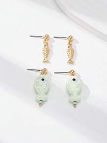 2 paires de boucles d'oreilles pendantes en céramique de forme et de couleur aléatoires en forme de poisson, faites à la main pour femmes