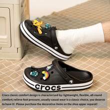 Crocs Baya镂空男女通用款木屐，轻便透气，休闲沙滩木屐/凉鞋，建议买小一码。 - 黑色/白色 - 查看 2