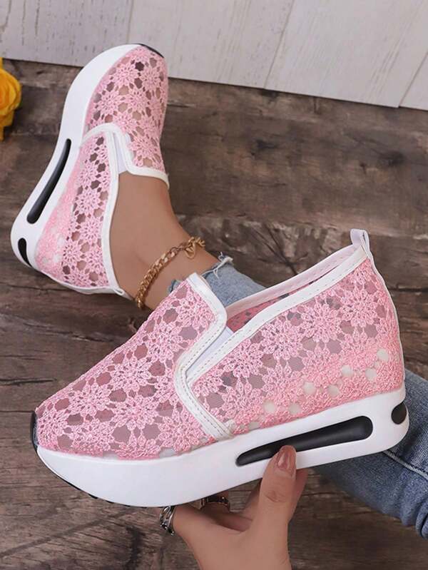 Baskets décontractées à plateforme, dentelle et broderie pour femmes, chaussures blanches à la mode