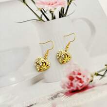 1 pieza Pendientes colgantes con forma de corazón y flor hueca, joyería de la serie del amor