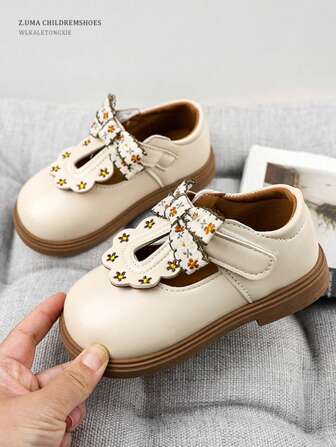 1 Pair Girls Embroidered Floral Flat Shoes, Spring Fashion Bowknot Soft Sole Anti-Slip Princess Shoes, Suitable For 2-7 Years Old