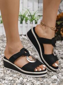 女士夏季新款金属扣钩环厚底休闲一脚蹬凉鞋，时尚