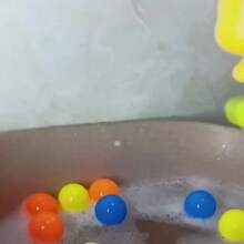Juego de agua interactivo con patos de colores y amigos - Juguete de baño con ventosa, función de rociar y girar en naranja/verde/amarillo - Hecho de resina ABS para diversión de los talla grande pequeños, juguetes para la bañera